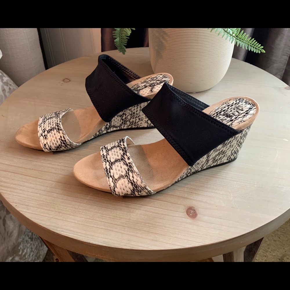 SOLD..........Snakeskin Wedge